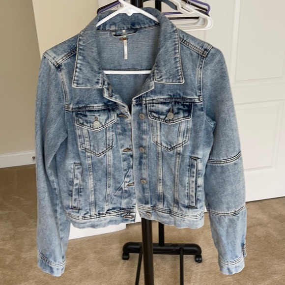 Gently worn free people denim jacket. Small